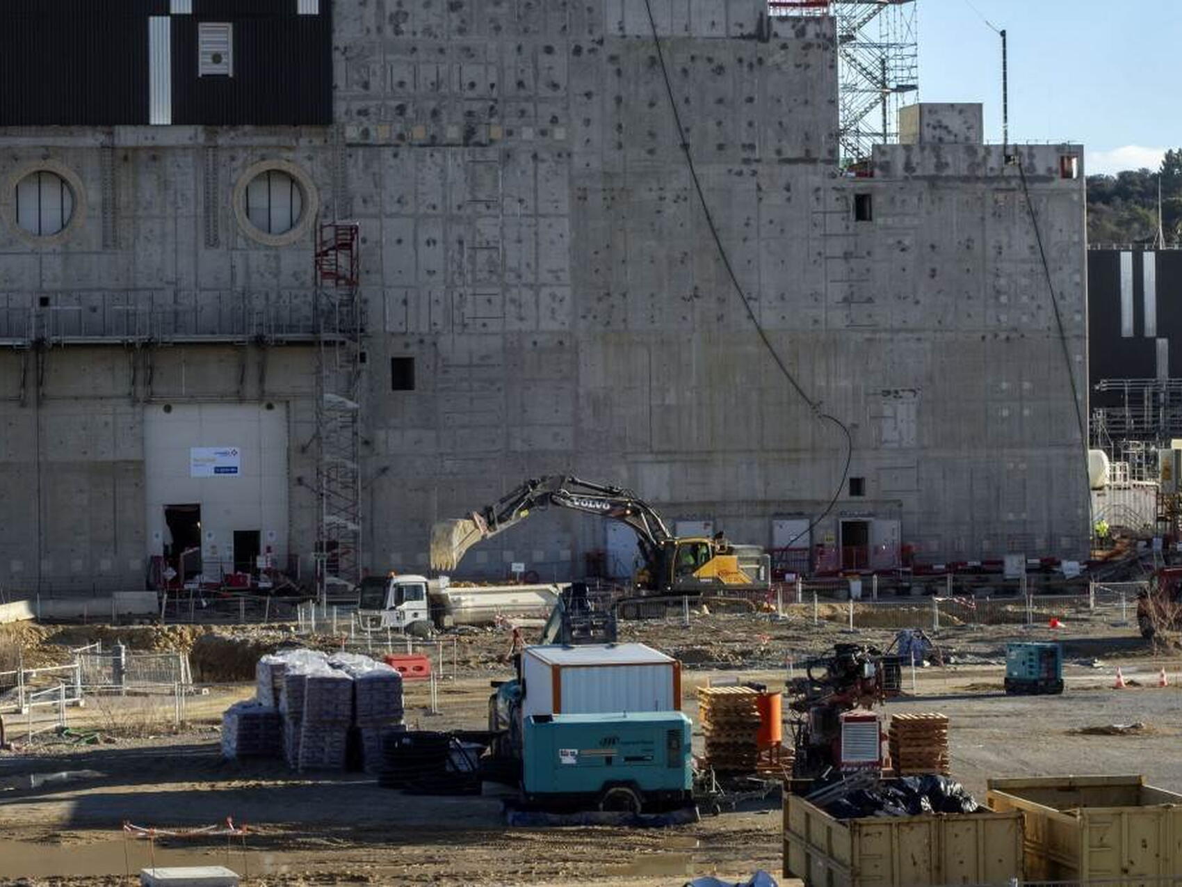 Work begins on a new set of buildings