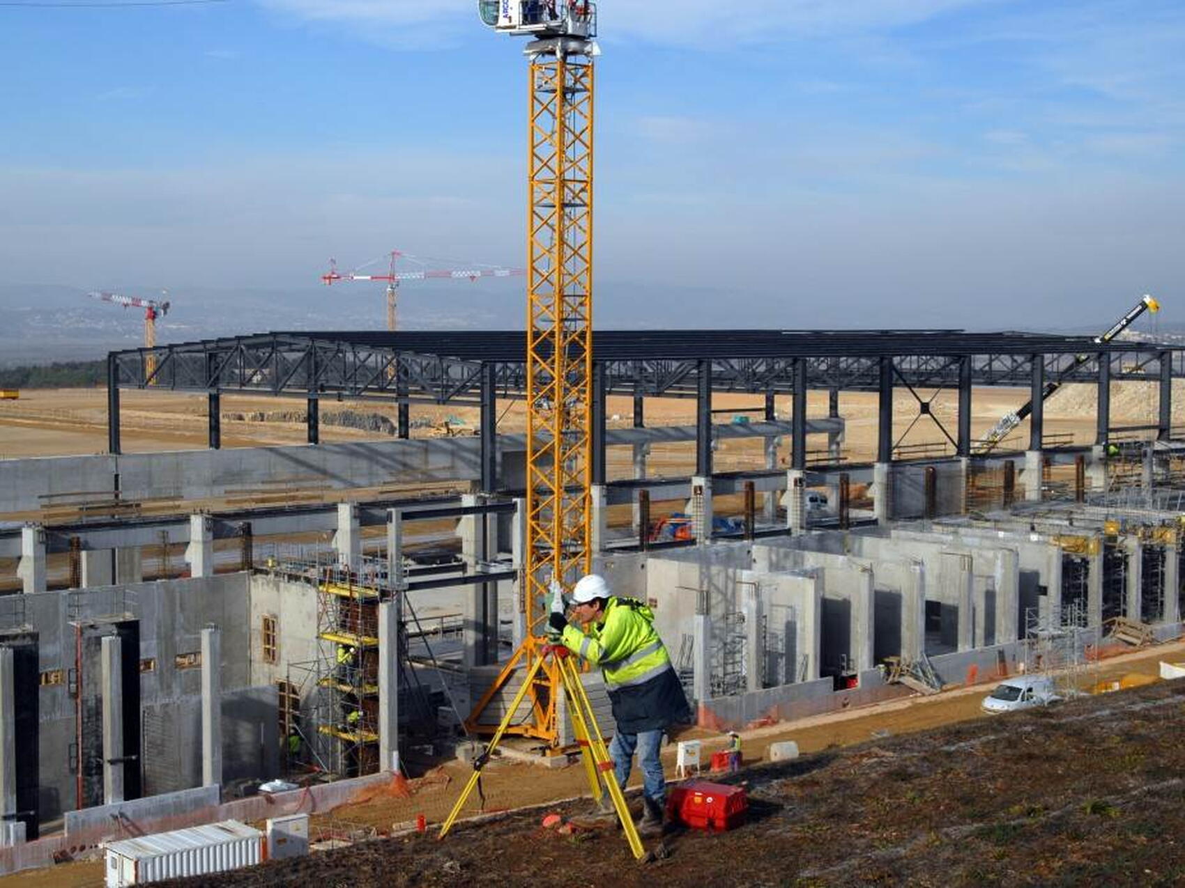 L'installation des éléments de charpente progresse