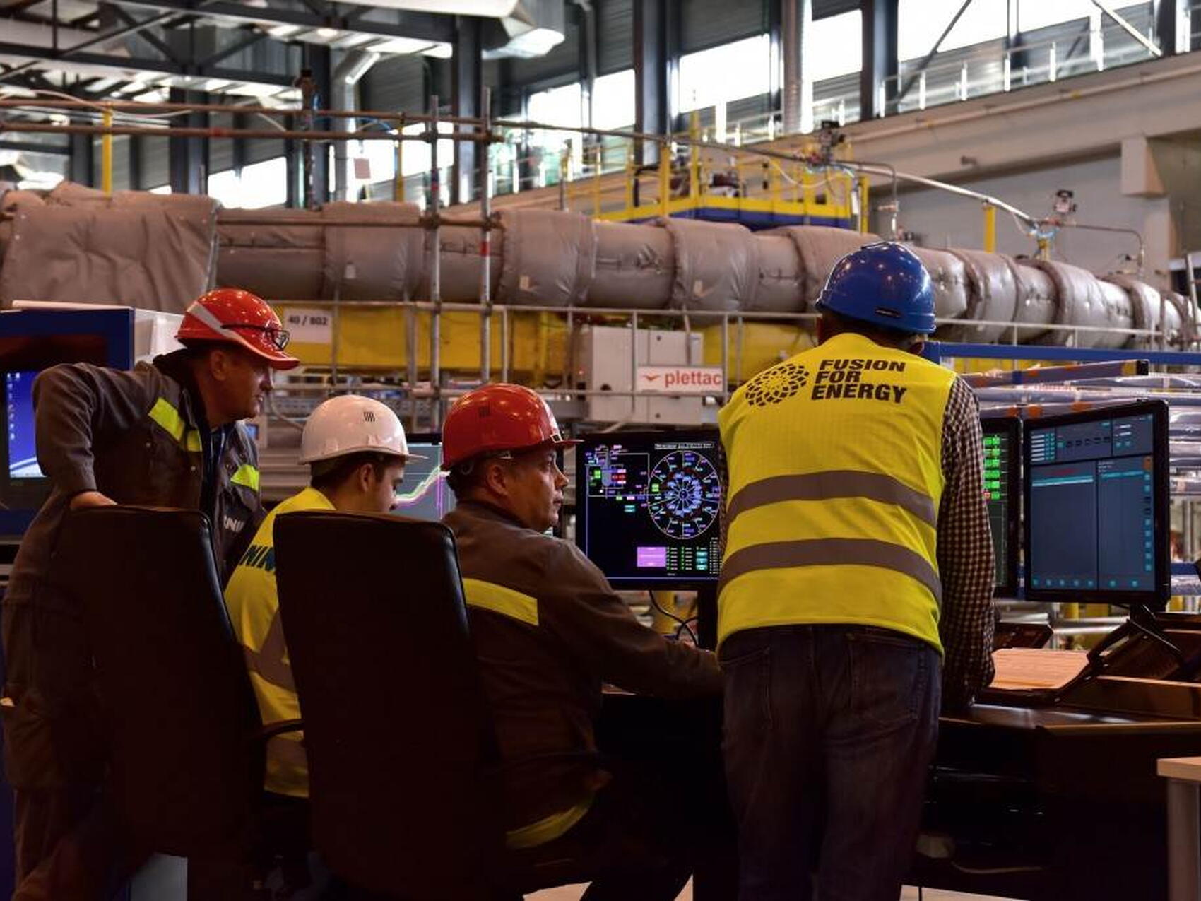 70 personnes à l'œuvre