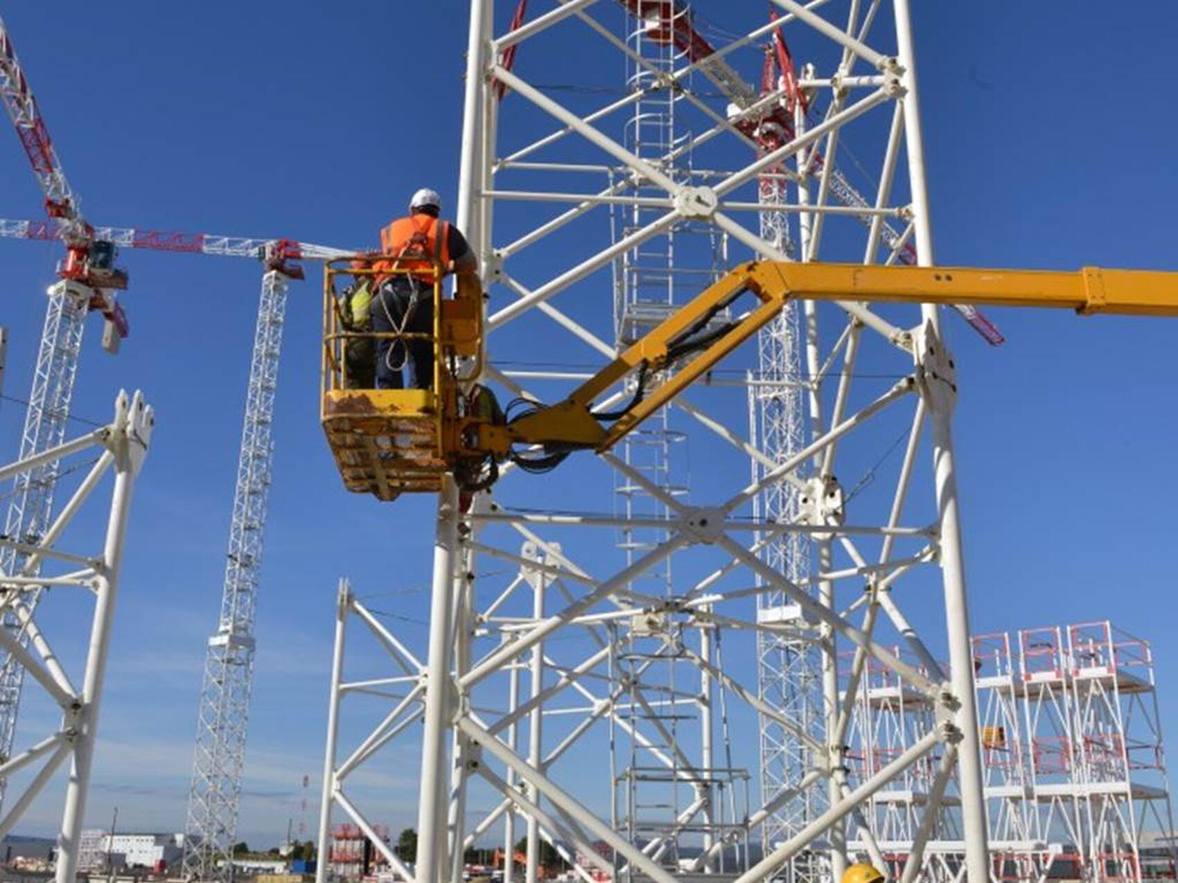 Five building cranes now in place