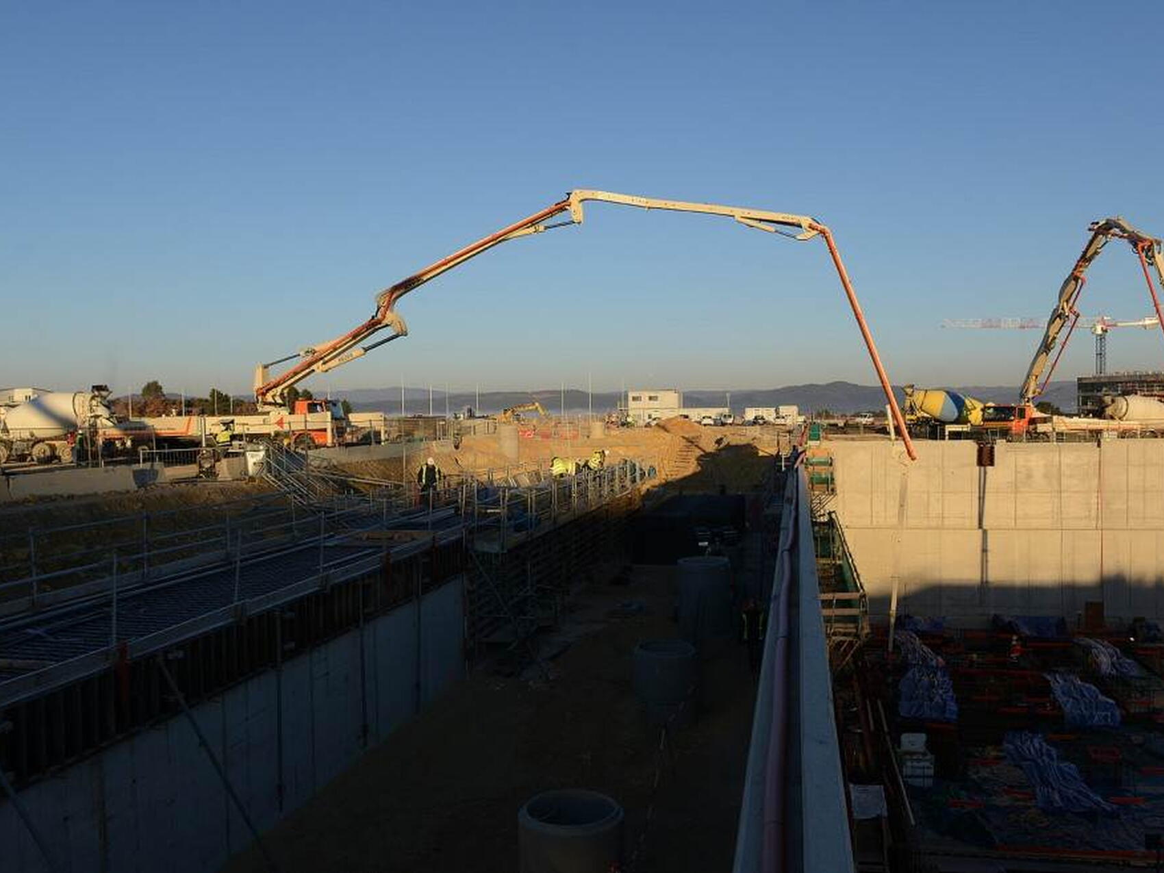 Reaching over the galleries