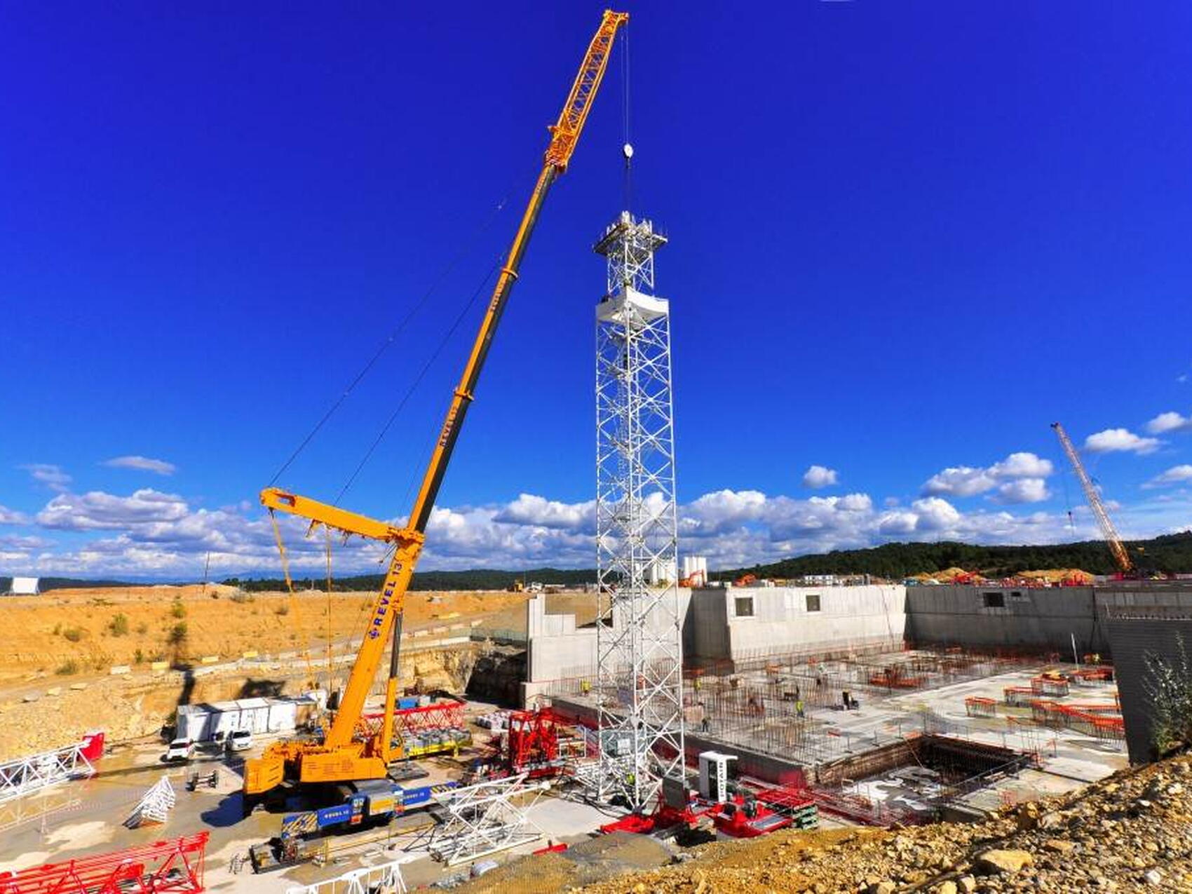 Tall cranes going up