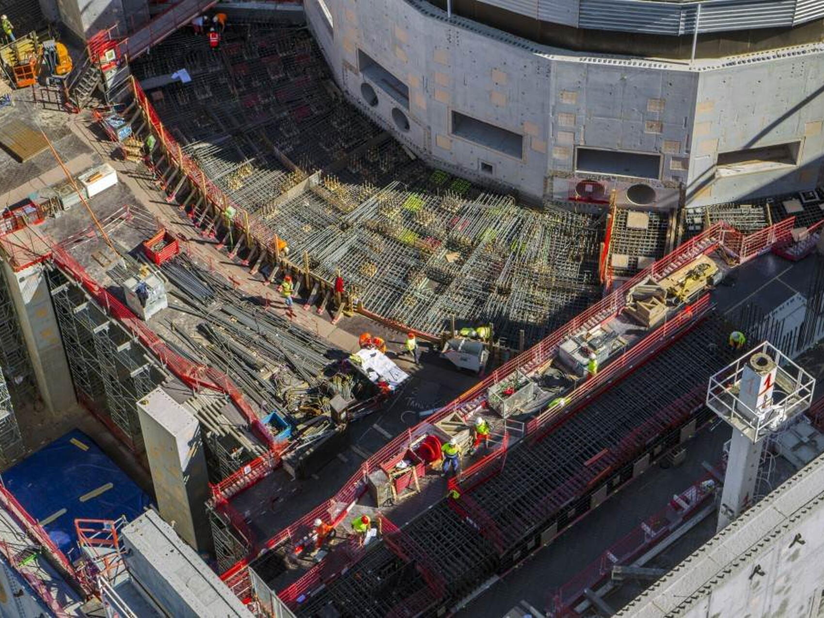 Intricate webs of rebar