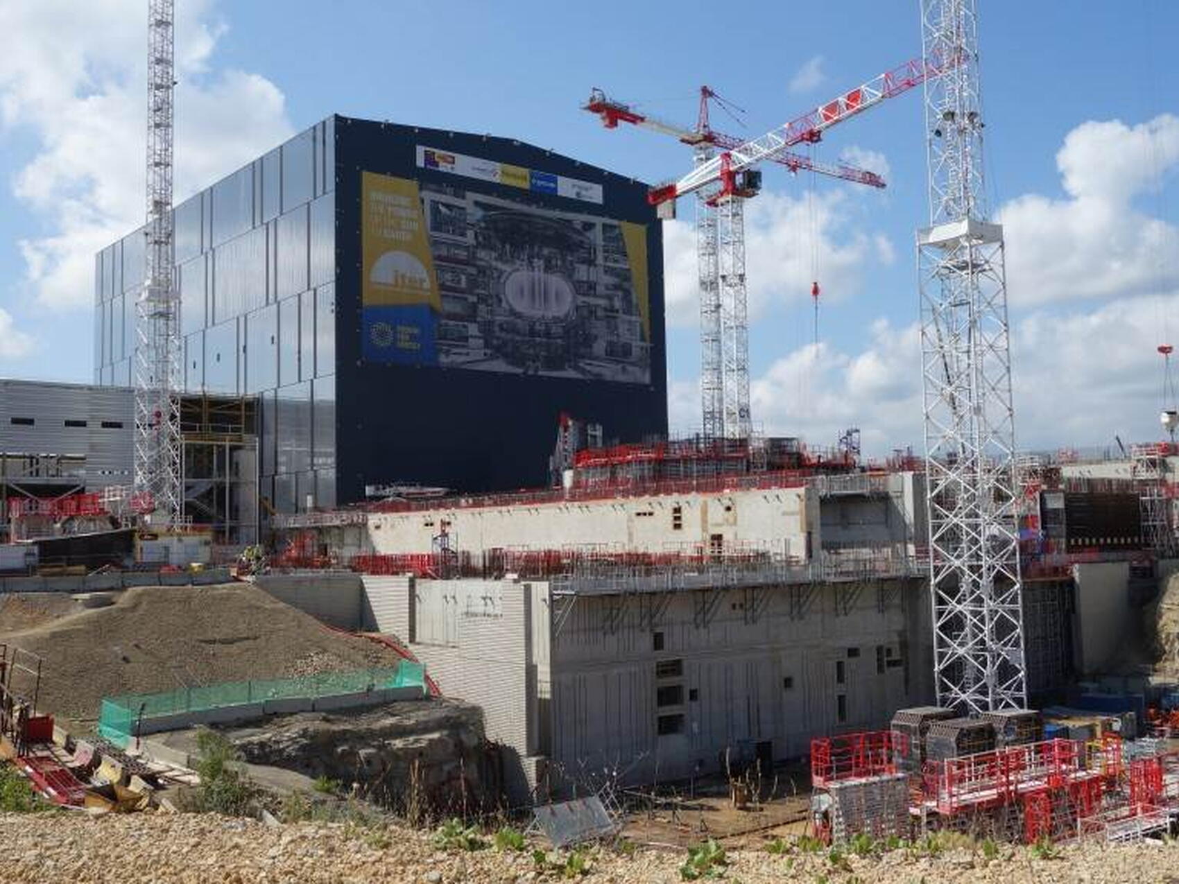 Tokamak Complex rising