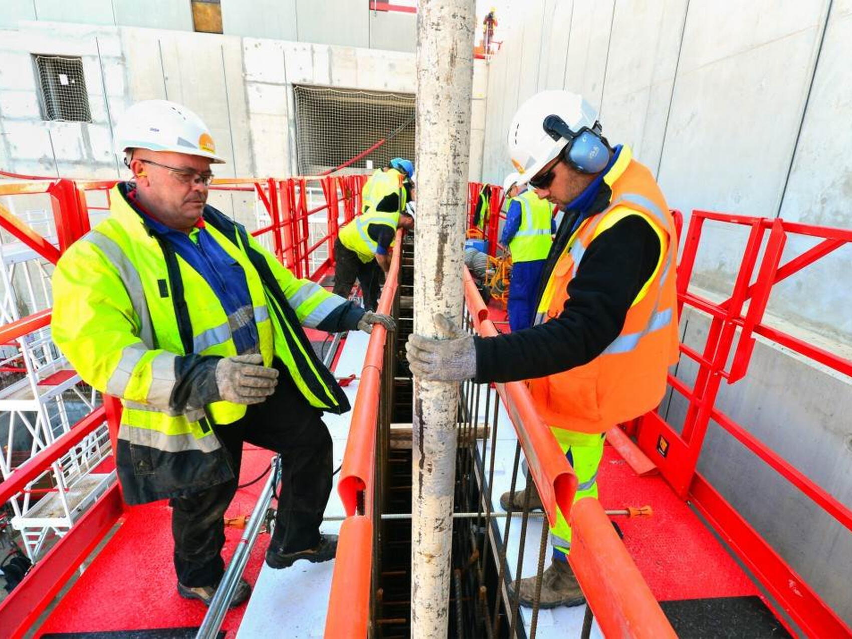 Walls: the first pour