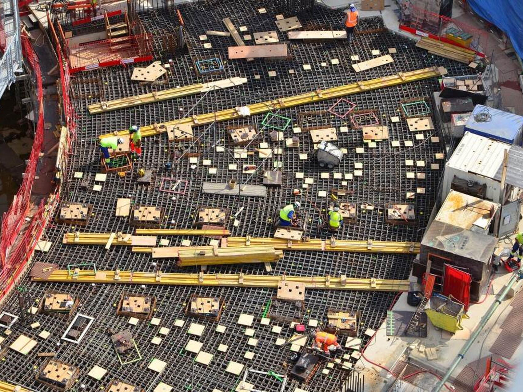 Completing the L1 floor slab