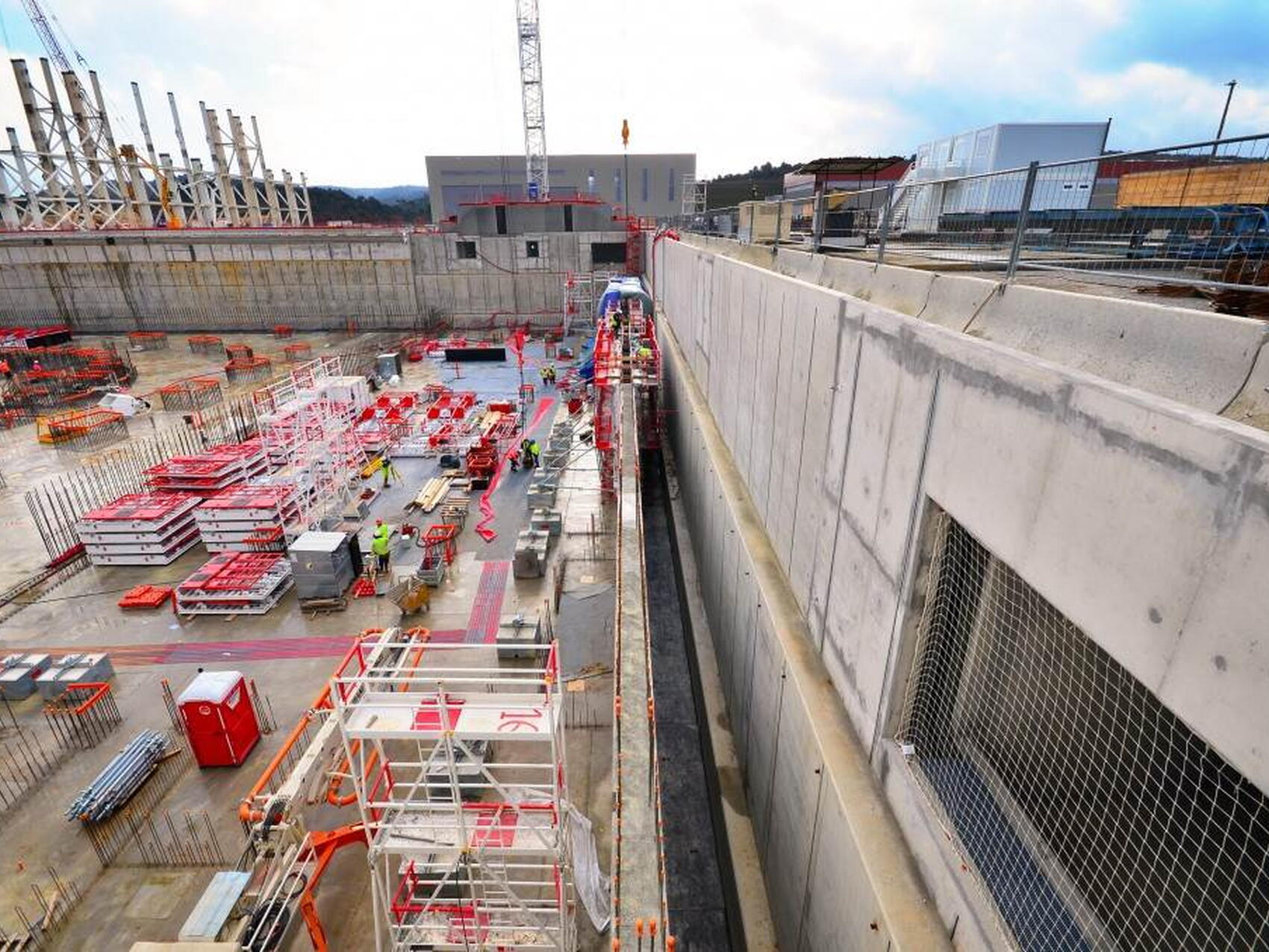 The first wall of the Tokamak Complex