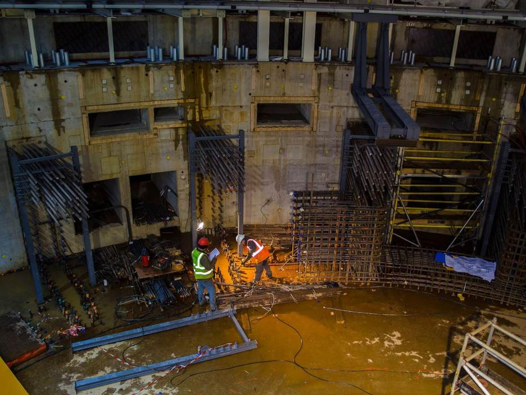 Crown and radial walls underway