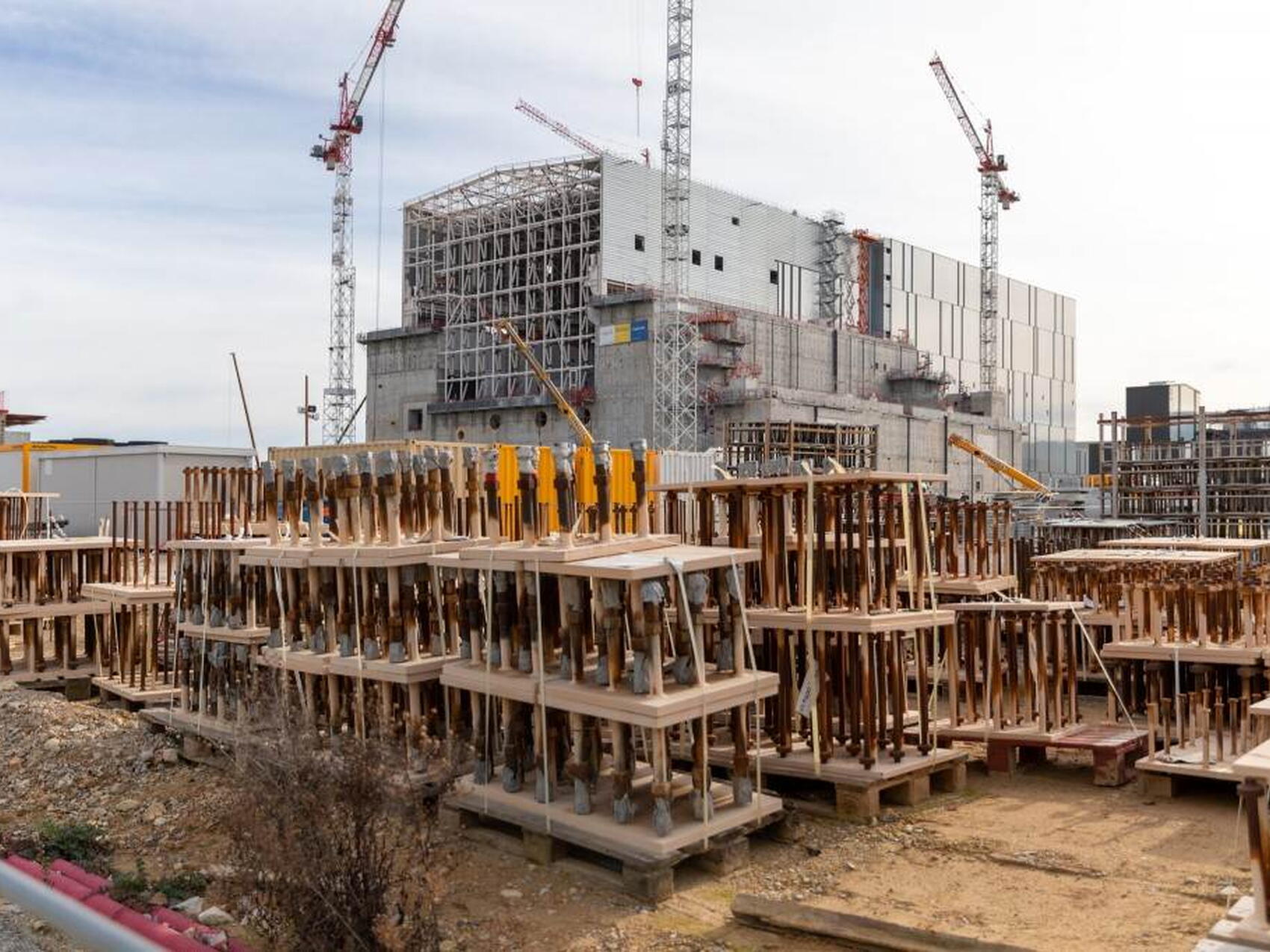 100,000 embedded plates