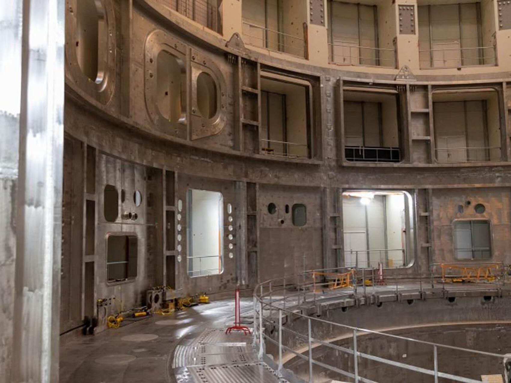 Components in the pit