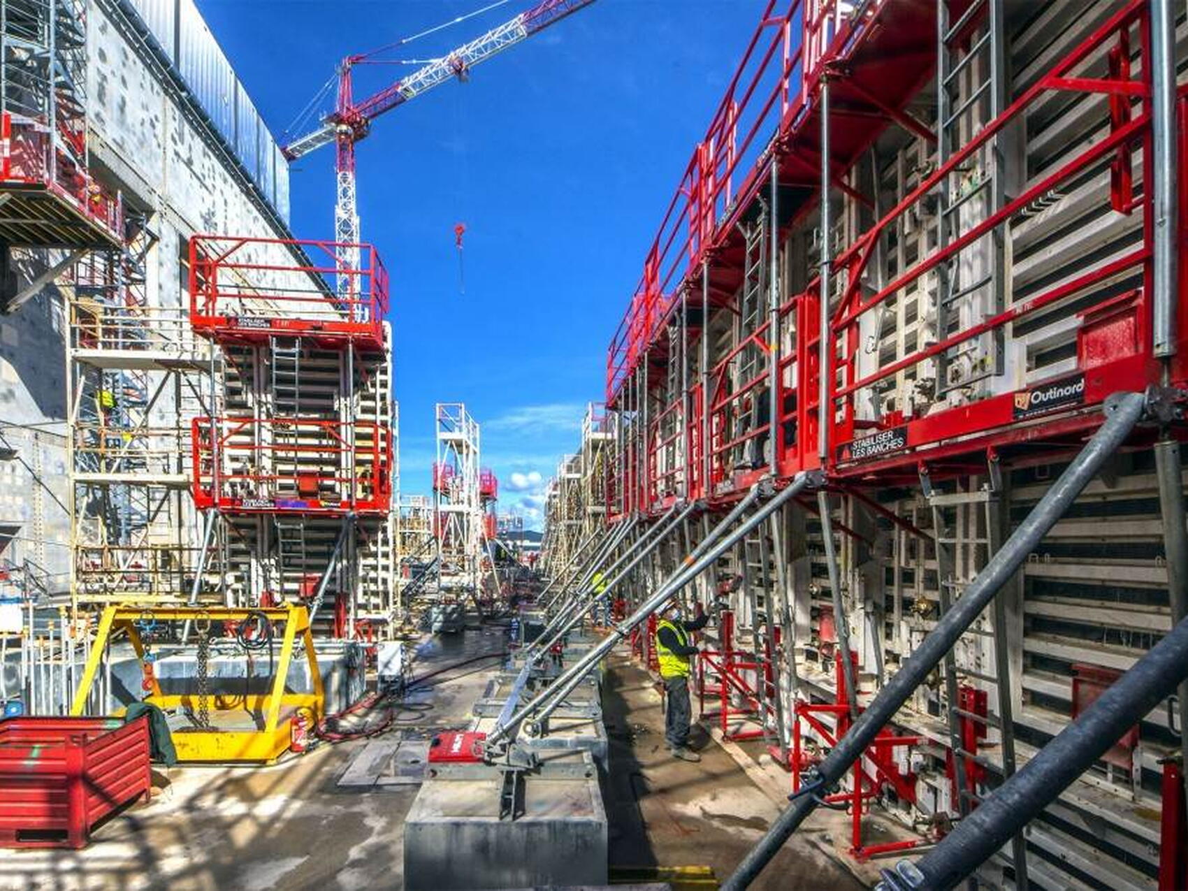 Work resumes on the Tritium Building