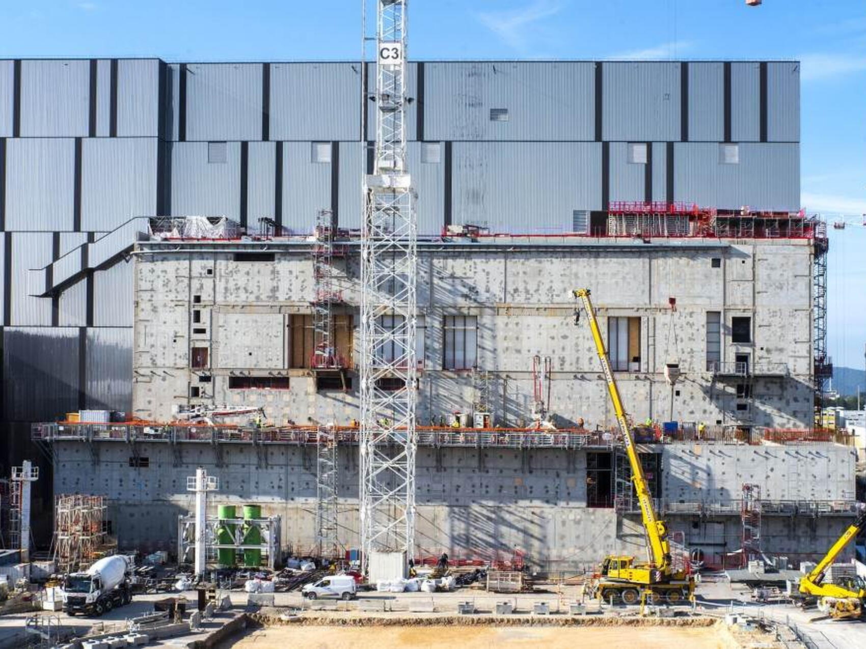 Working on L3 of the Tritium Building