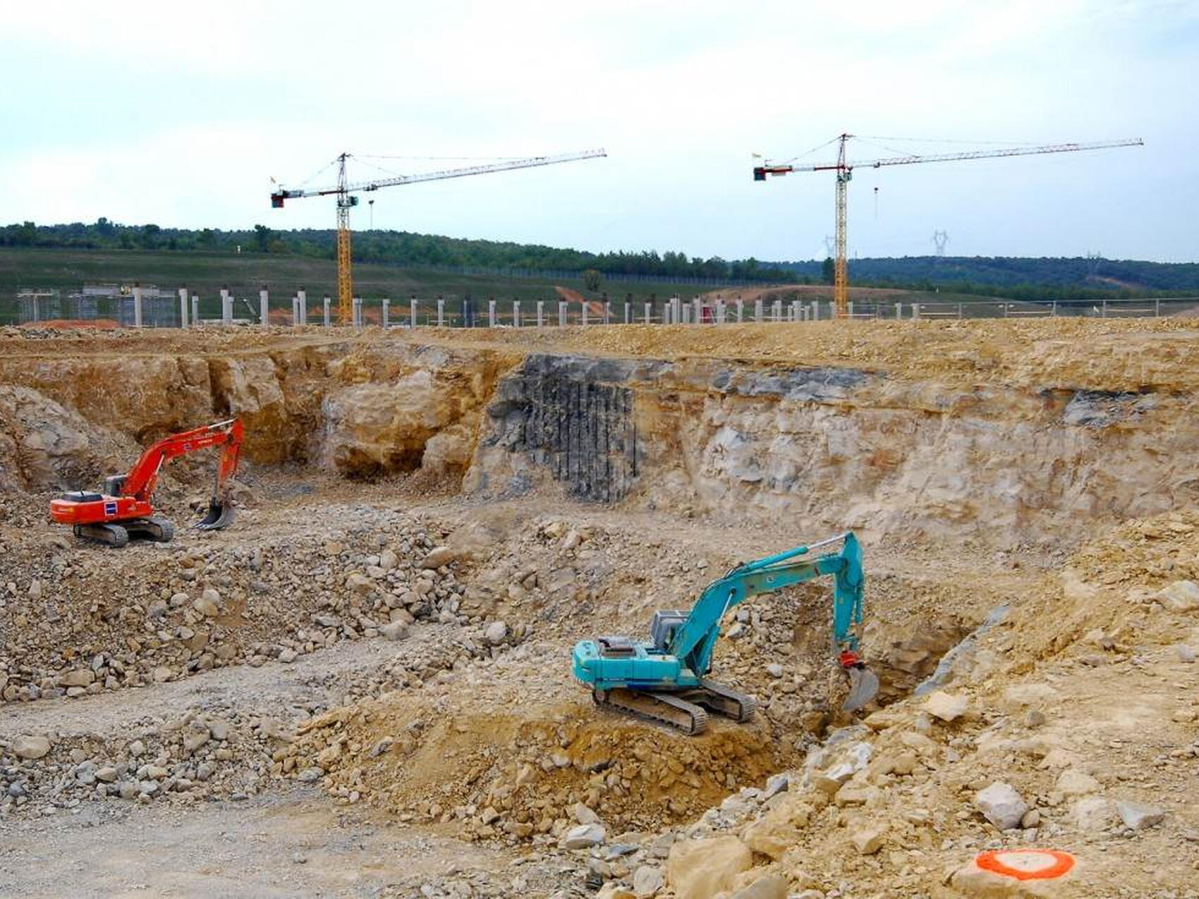 Digging and blasting down to 17 metres