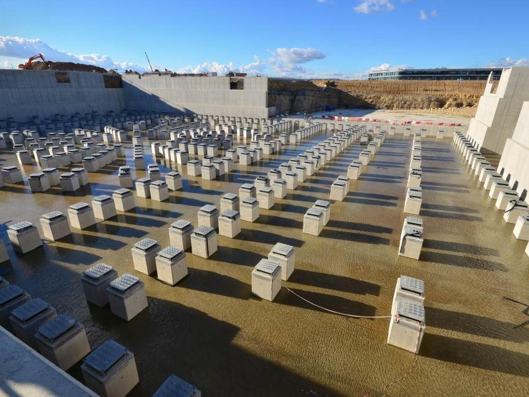 Des vaguelettes au fond de la fosse