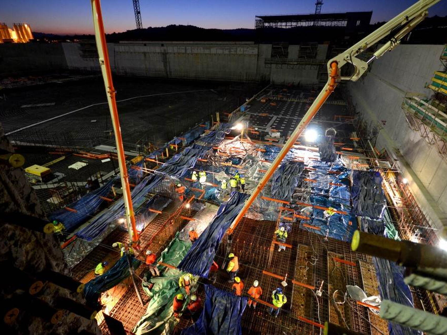 Deux pompes à l'unisson