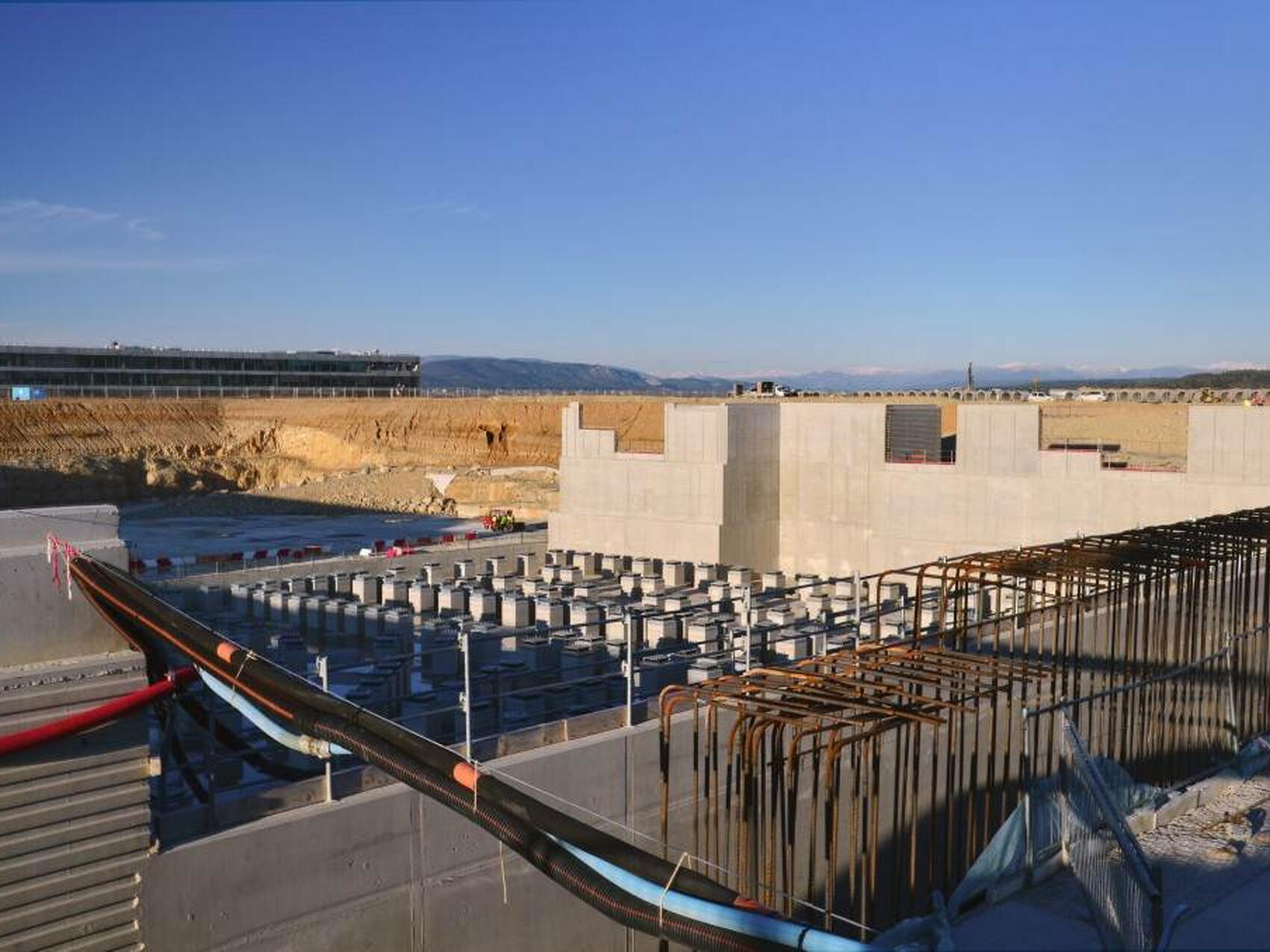 On commencera l'assemblage ici