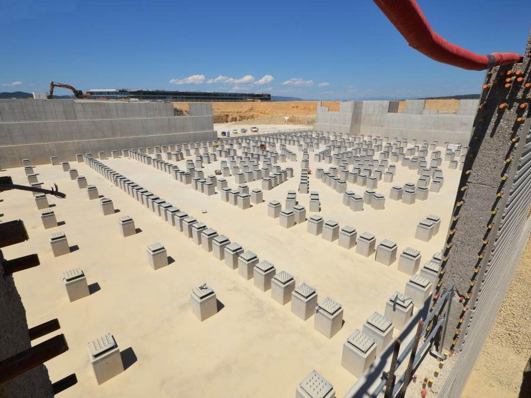 Les bâtiments et les équipements pèseront 360 000 tonnes