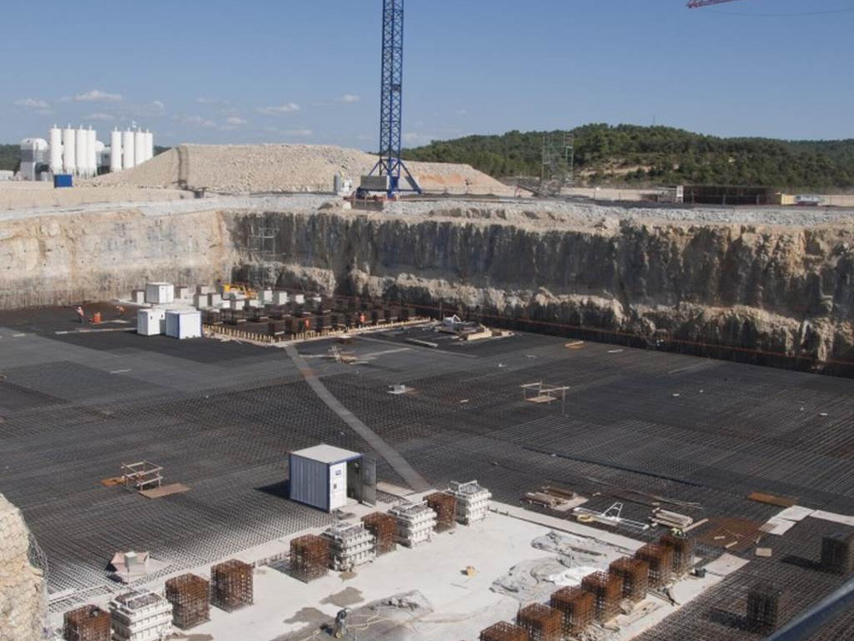 En sandwich entre deux radiers