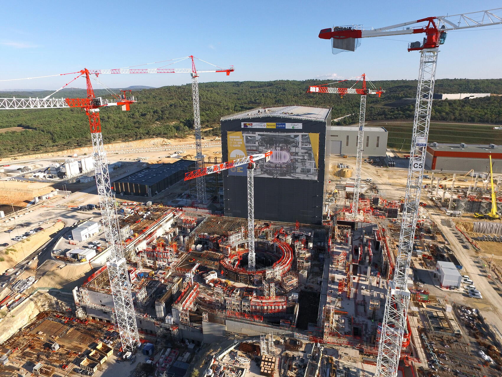 Tokamak Complex rising