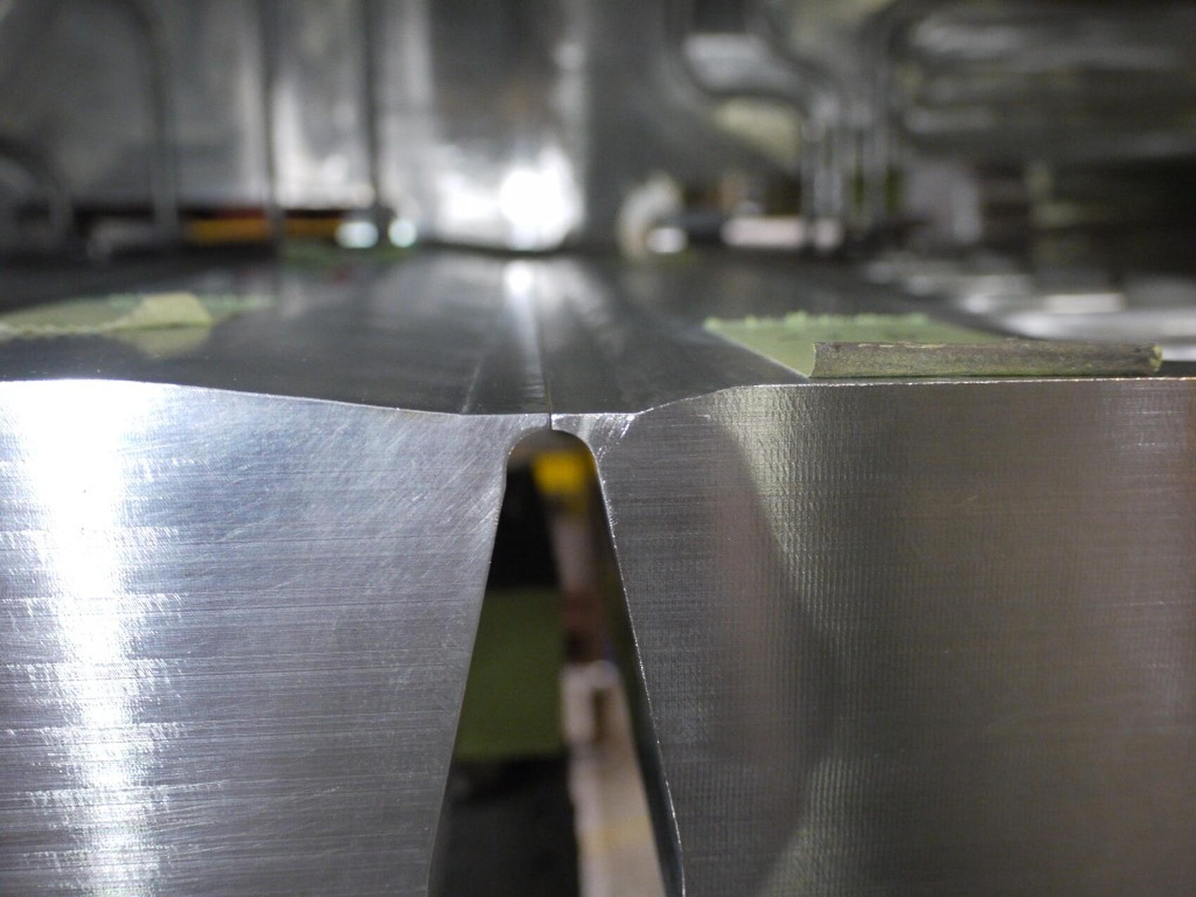 Tolerances of less than 1 mm