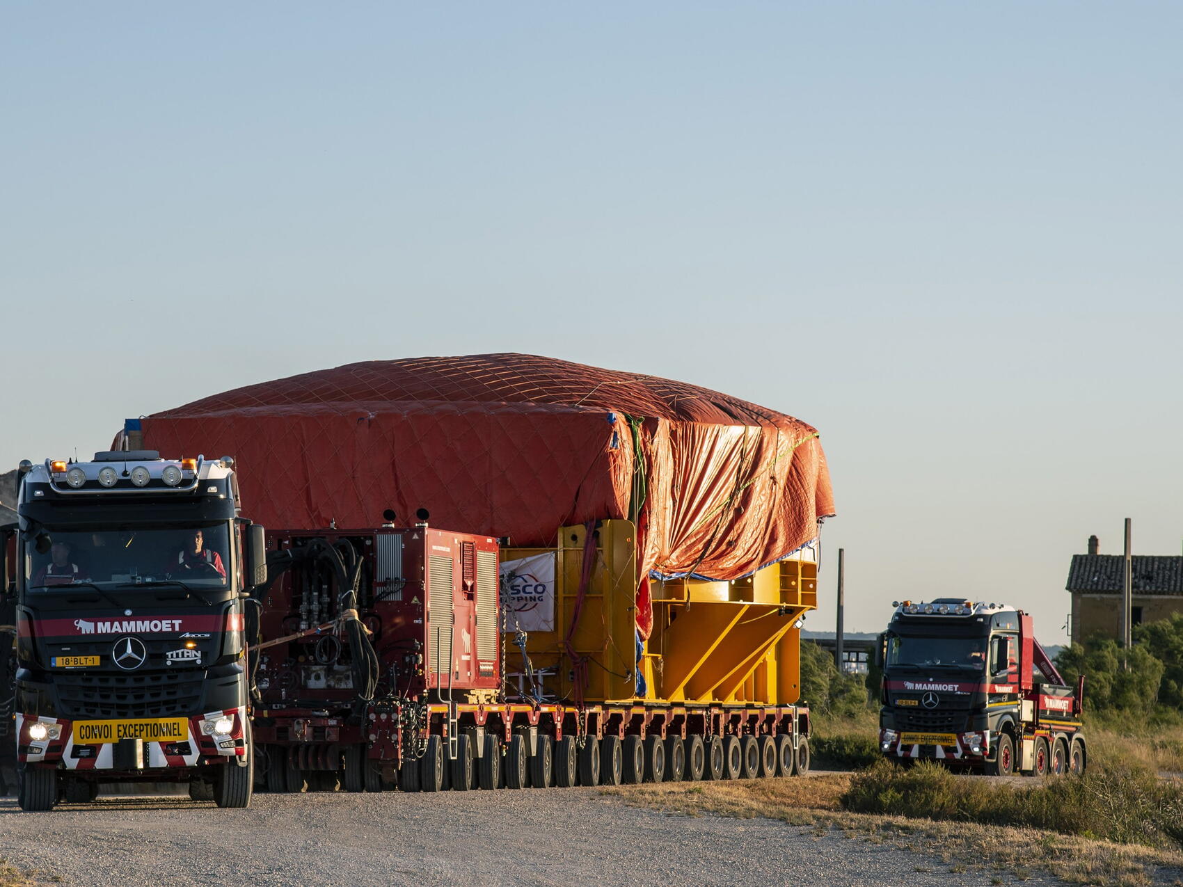 2,000 HP to move 800 tonnes